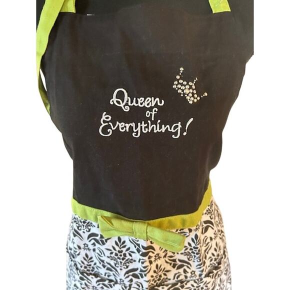 Kay Dee Designs Apron – “Queen of Everything” 100% Cotton - Picture 2 of 6